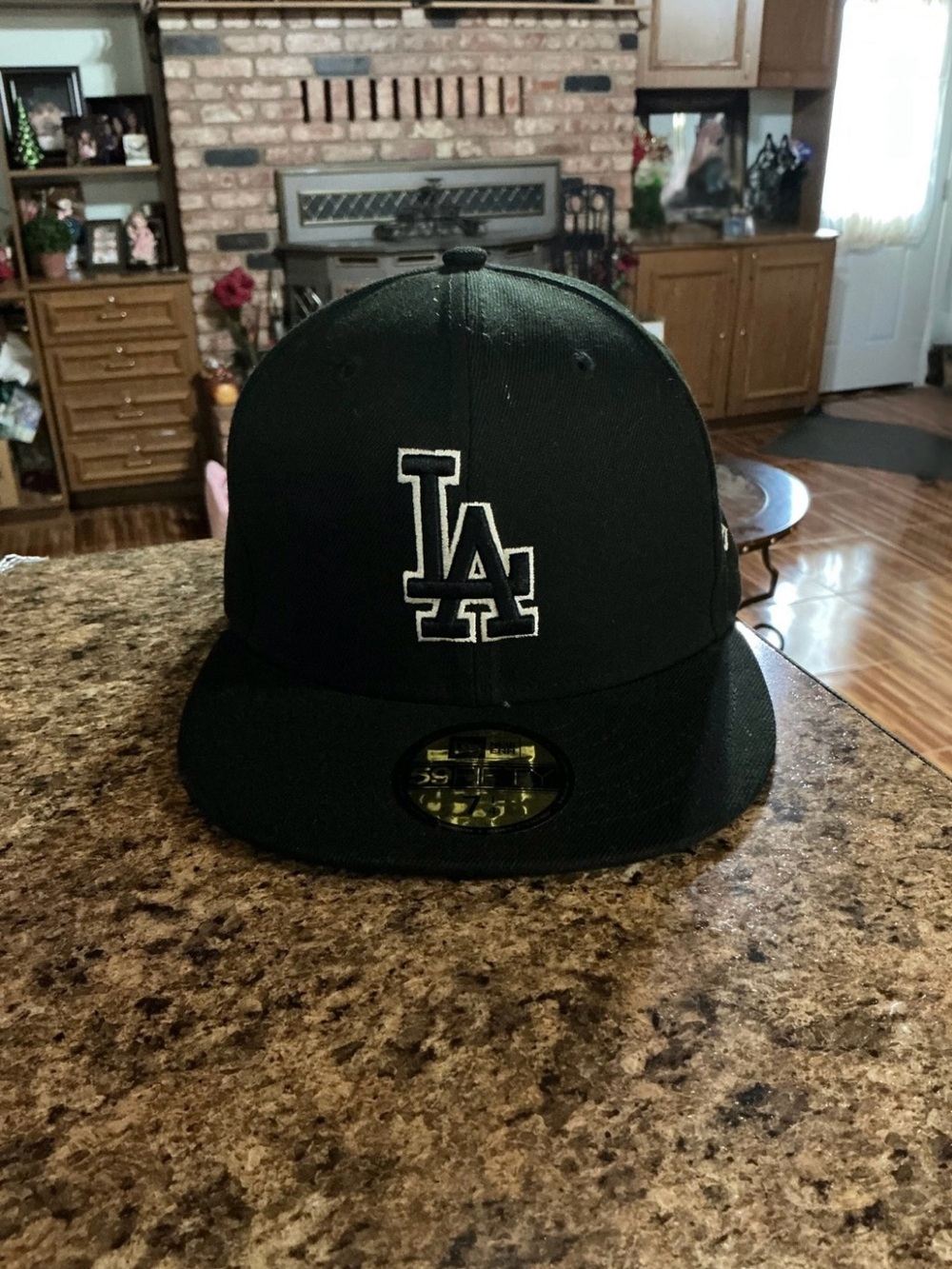 Lids Black Los Angeles Dodgers Fitted Hat with White LA Logo